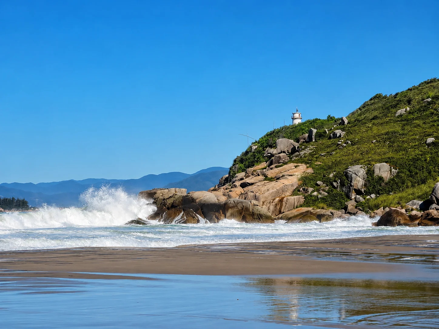 Farol da Praia de Naufragados — Florianópolis